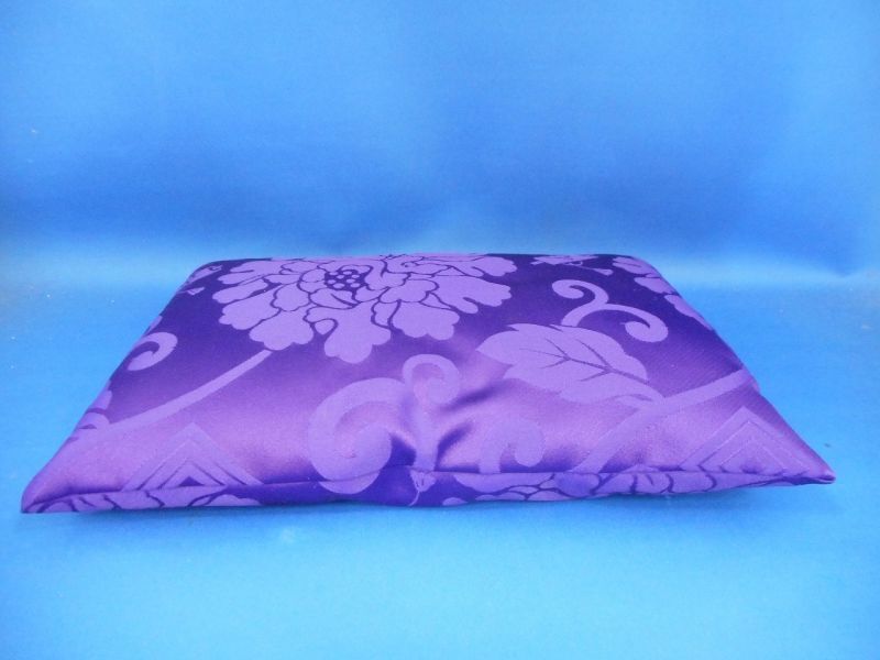 ほら貝ミニ飾り　座布団　紫色